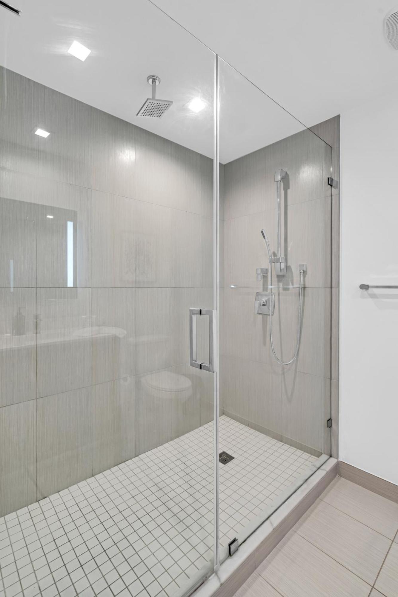 Amazing 2 Bedroom Unit In Doral Miami With Free Parking هياليه غاردنز المظهر الخارجي الصورة