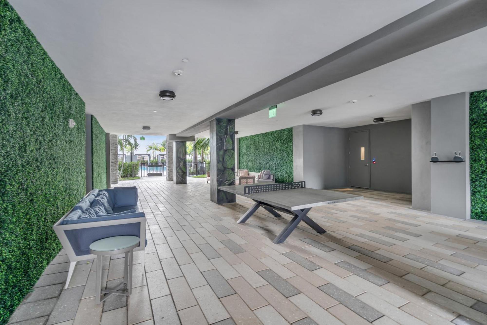 Amazing 2 Bedroom Unit In Doral Miami With Free Parking هياليه غاردنز المظهر الخارجي الصورة