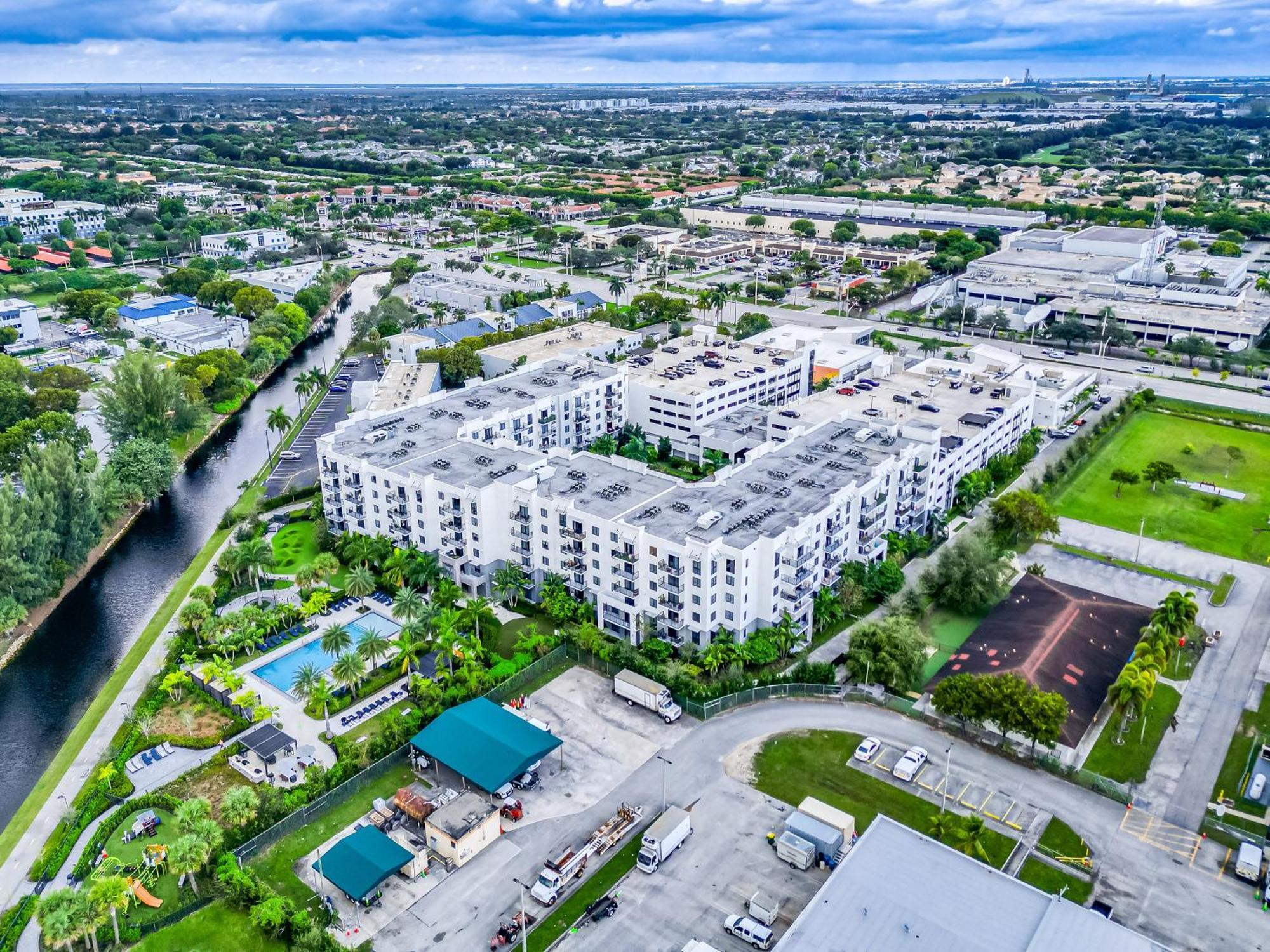 Amazing 2 Bedroom Unit In Doral Miami With Free Parking هياليه غاردنز المظهر الخارجي الصورة